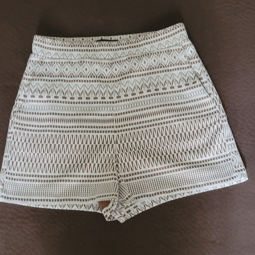 NWOT Express high-waisted knit shorts